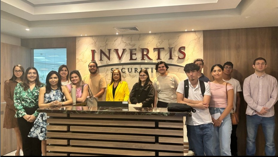 Universidad ADEN International Business School.